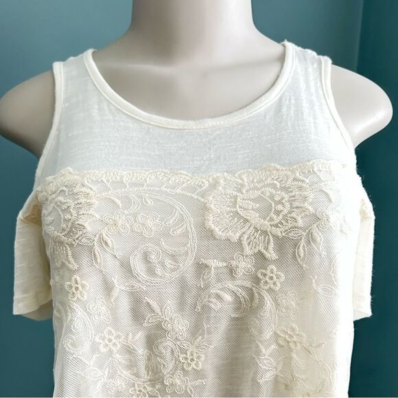 By & By Sheer Lace Front Overlay Ivory Cold Shoulder Short Sleeve Top Size XS - Picture 2 of 6